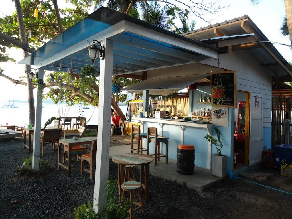 A Pousada Think & Retro Cafe Lipa Noi Samui Exterior foto