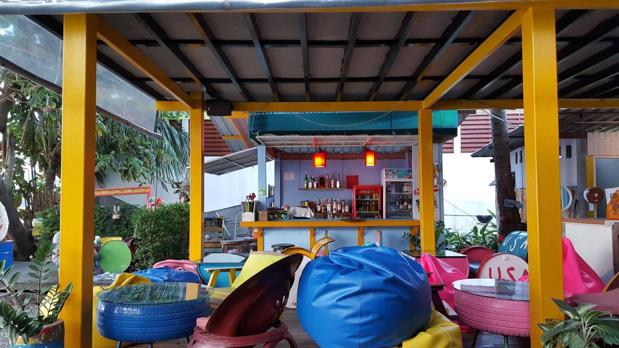 A Pousada Think & Retro Cafe Lipa Noi Samui Exterior foto